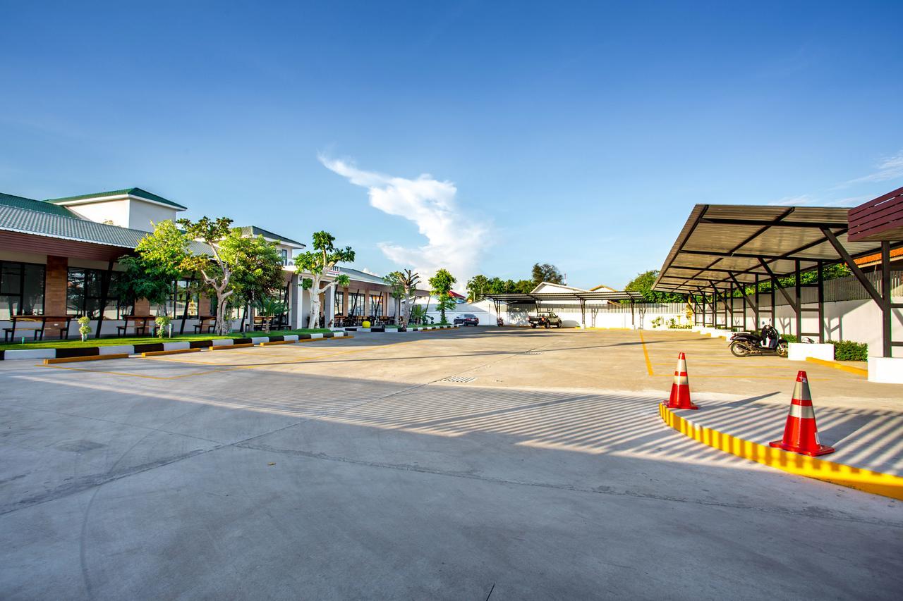 NP Hotel Buri Ram Eksteriør billede