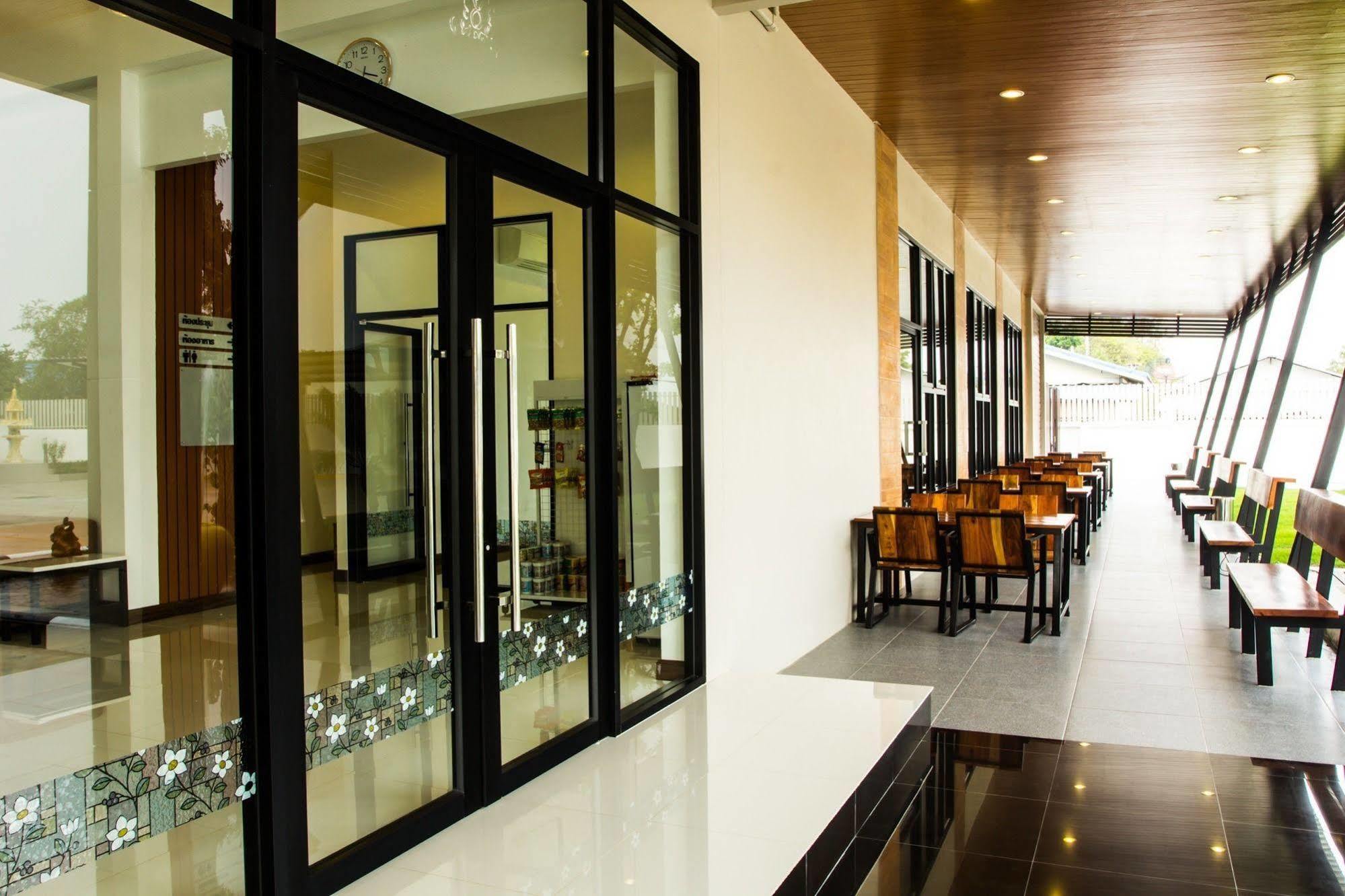 NP Hotel Buri Ram Eksteriør billede