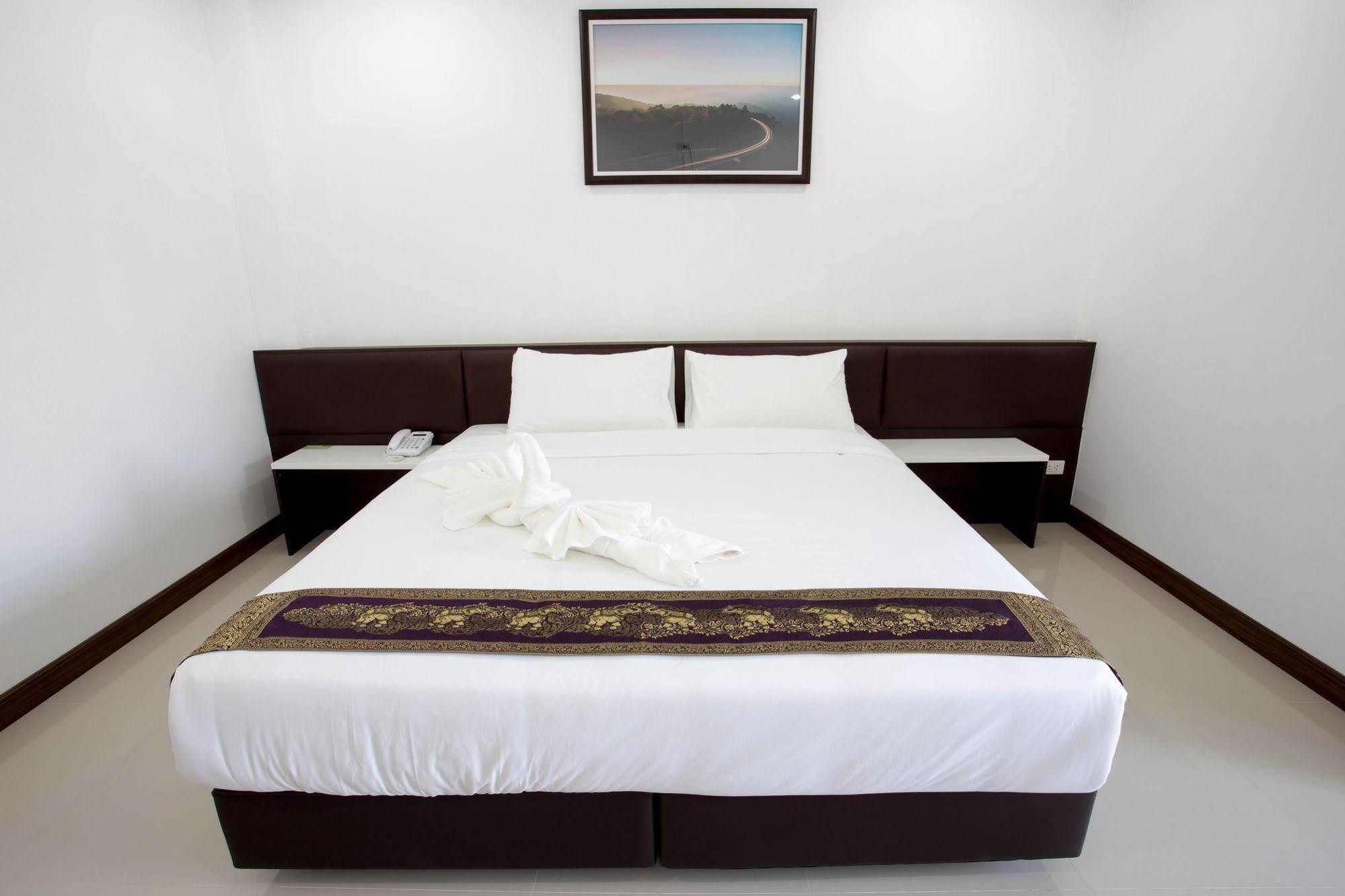 NP Hotel Buri Ram Eksteriør billede
