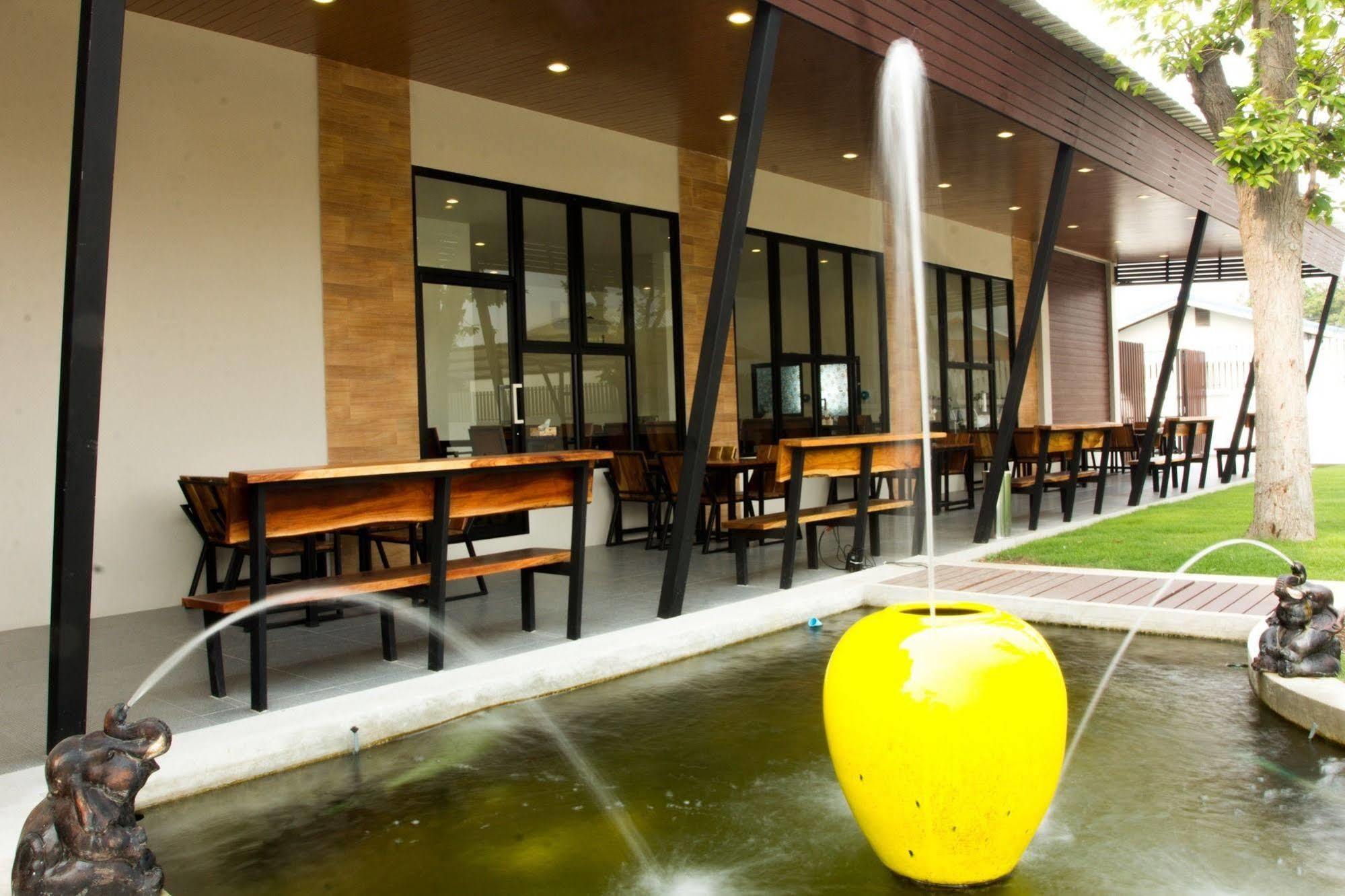 NP Hotel Buri Ram Eksteriør billede