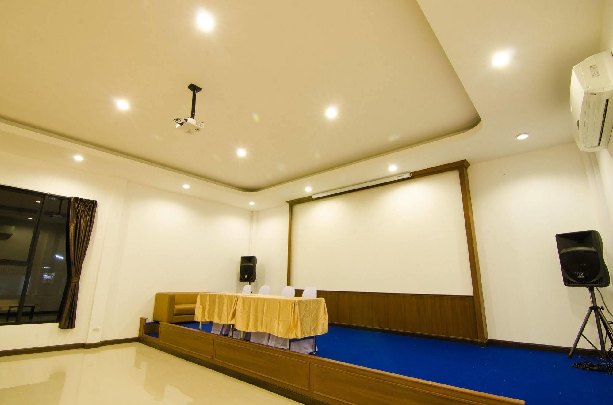 NP Hotel Buri Ram Eksteriør billede