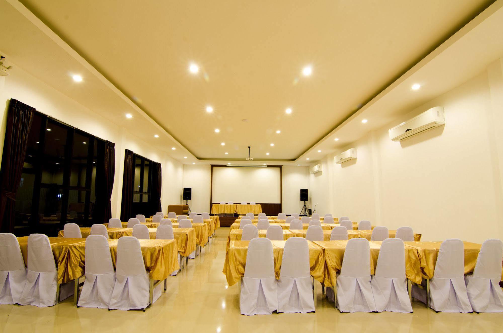 NP Hotel Buri Ram Eksteriør billede