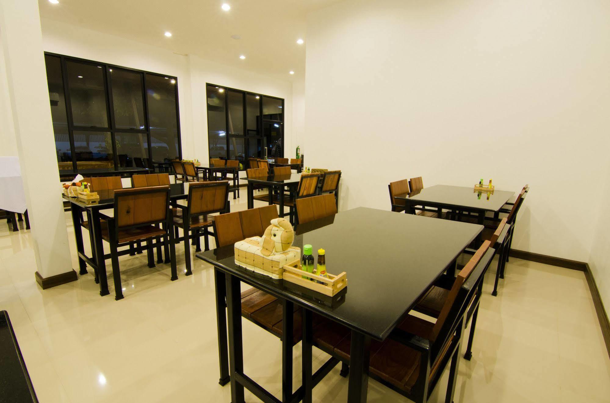 NP Hotel Buri Ram Eksteriør billede